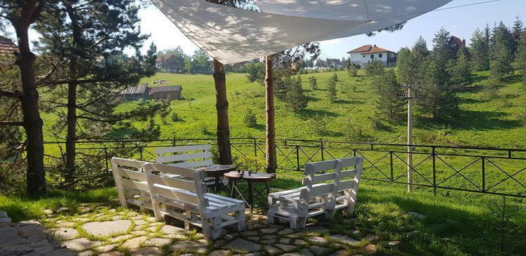 Pine Cabins Zlatibor Luaran gambar